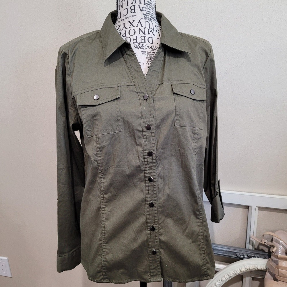 Christopher‎ & Banks Womens SZ SM. Green button down top w/tab sleeves utility